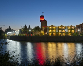 Отель Napa River Inn  Напа